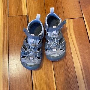 Keen CNX, water sandals, size 11